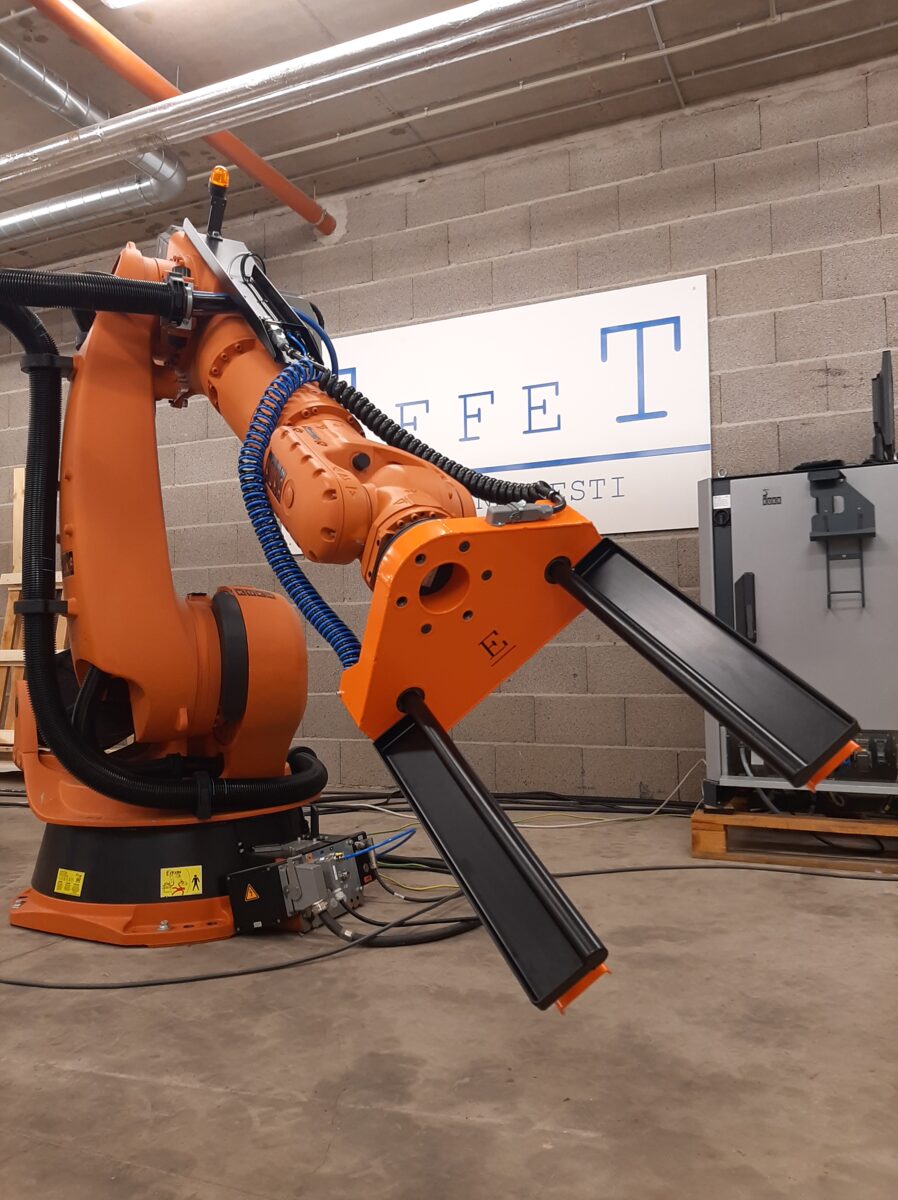 Kuka KR 140