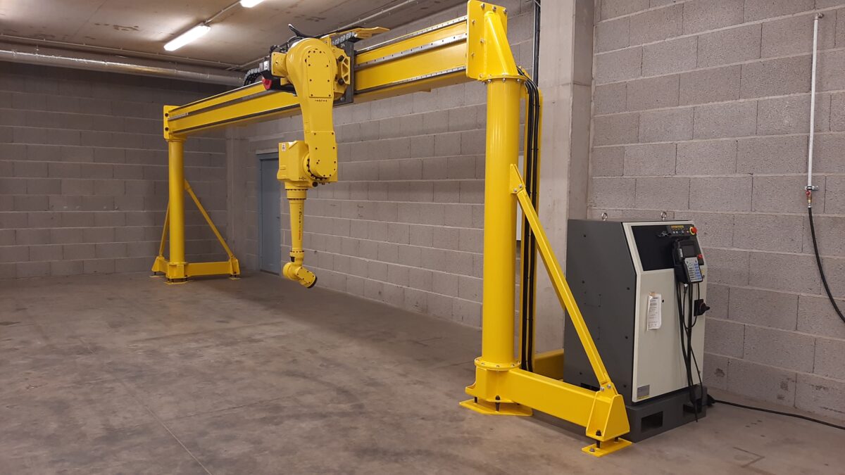 Laiendasime roboti tööraadiust kuni 7 m. Selleks projekteerisime rööbastel liikumissüsteemi.