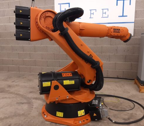 Kuka KR140 L100 robot