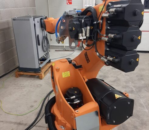 Kuka KR140 L100 robot