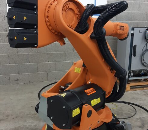 Kuka KR140 L100 robot